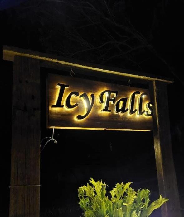 Icy Falls - Охия Экстерьер фото